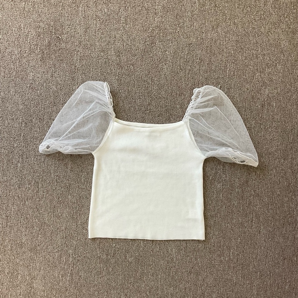 THINKABLE WHITE KNIT CROP TOP MEDIUM
